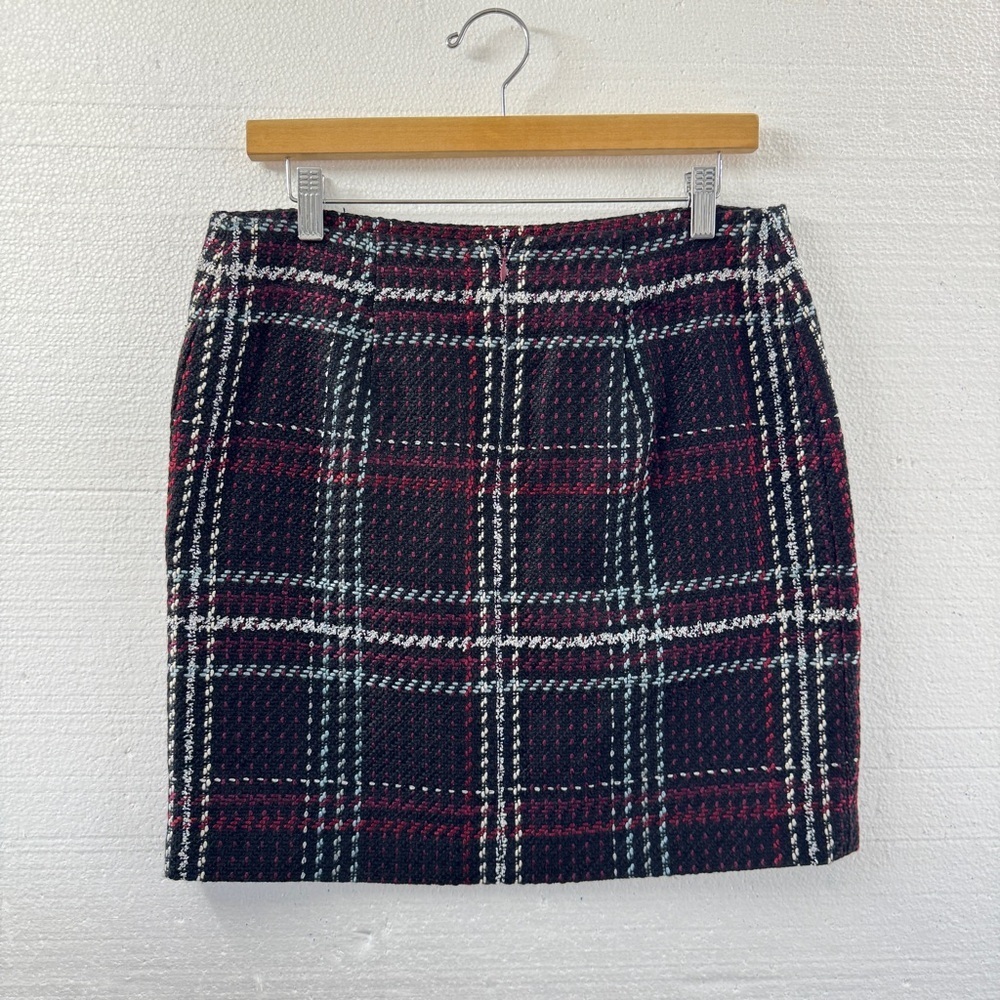 White House Black Market Women Plaid Tweed Mini Skirt 6 Black Red White Holidays - Picture 3 of 13